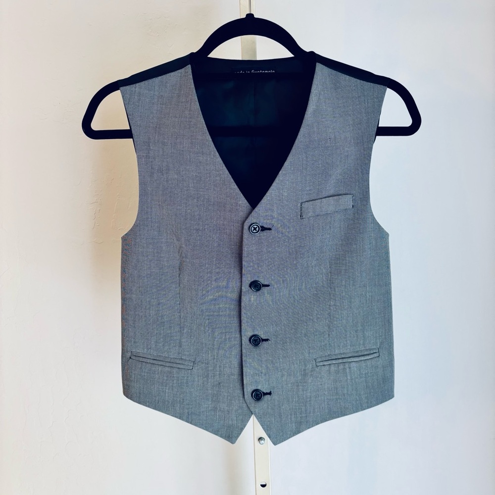 Calvin Klein Boys Gray Formal Vest, Large (14/16 boys)